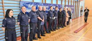 Powiatowy Turniej Bezpieczeństwa w Ruchu Drogowym.Policjanci uczestniczący w turnieju.