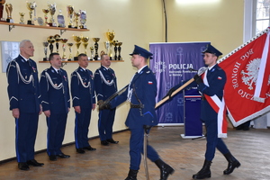 Uczestnicy uroczystej zbiórki W KPP w Nidzicy.