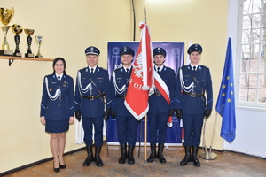 Policjanci podczas uroczystej zbiórki w KPP w Nidzicy