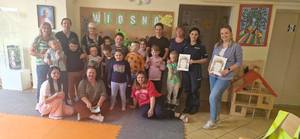 policjantka i pracownik psse w nidzicy podczas spotkania.