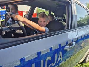 policjanci na festynie