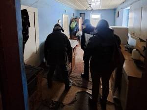 funkcjonariusze podczas kontroli