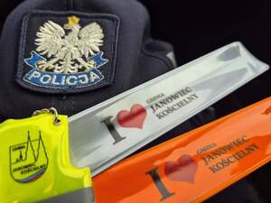 Uczniowie z gminy Janowiec Kościelny świecą przykładem na drodze!