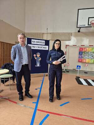 Uczniowie z gminy Janowiec Kościelny świecą przykładem na drodze!