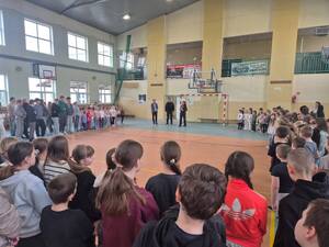 Uczniowie z gminy Janowiec Kościelny świecą przykładem na drodze!